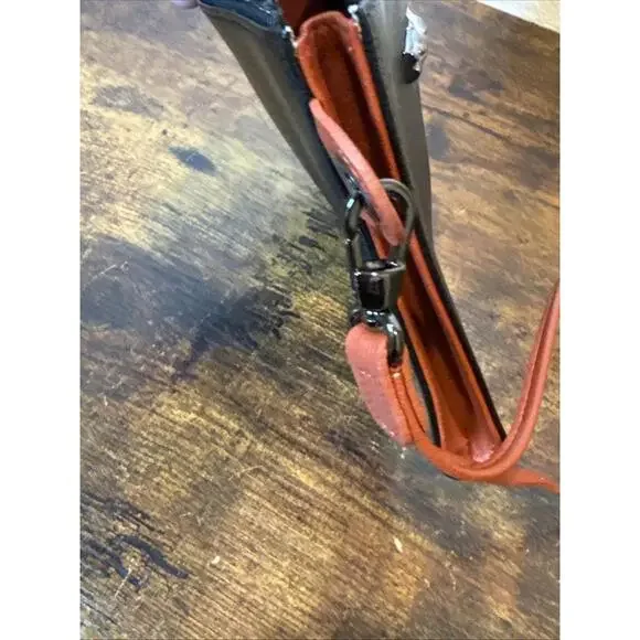 Longchamp Roseau Flat Zippered Wristlet Clutch — Black/Brown Leather — NEW! - Picture 8 of 9